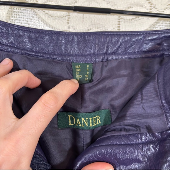 Vintage Danier Purple Leather Pants Biker High Rise Size Small 28 - Picture 9 of 11